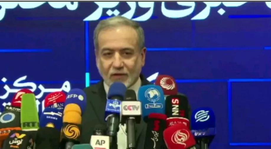 塔斯尼姆通讯社报道，当地时间8日，伊朗外长阿拉格齐表示，德黑兰不会放弃铀浓缩活动