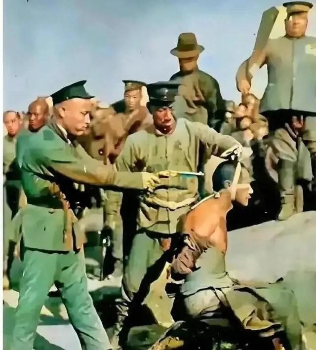1919年，北洋警察抓到了“贼王“张三立，他被押上刑场，准备执行死刑。在执行之前