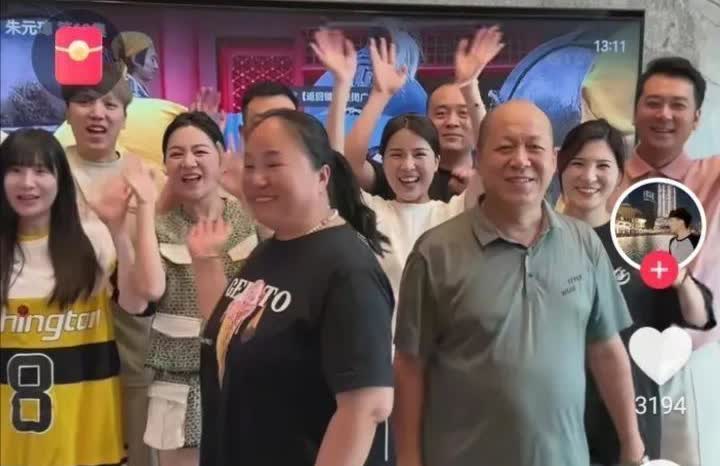 自媒体新星全家助阵，这出大戏能引爆流量吗？赵粒成首秀就拉上爸妈、几个姐姐姐夫齐亮