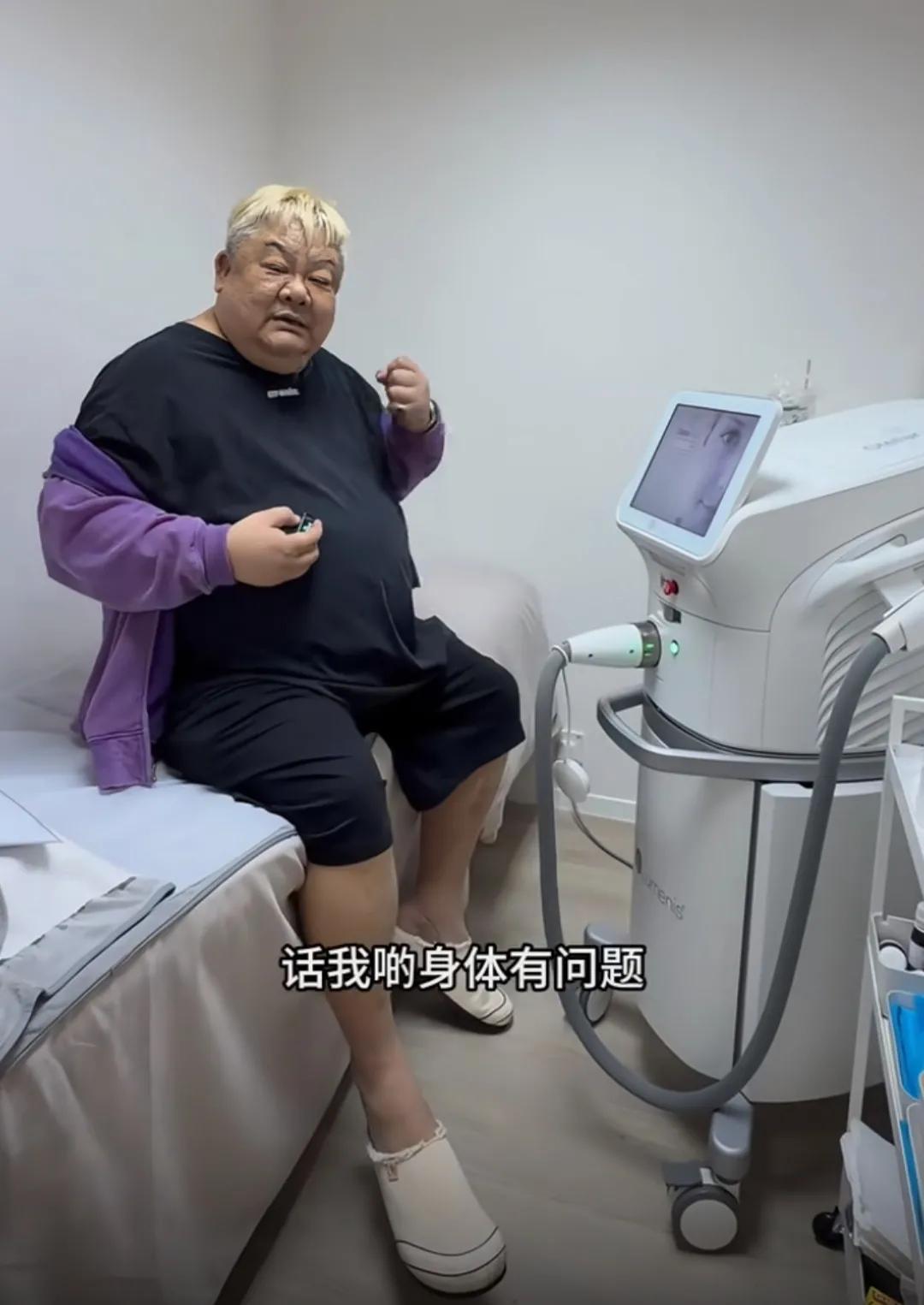 林雪终于回应了！61岁脸上现大块黑斑，引发外界担忧12月15日，61岁老戏骨林