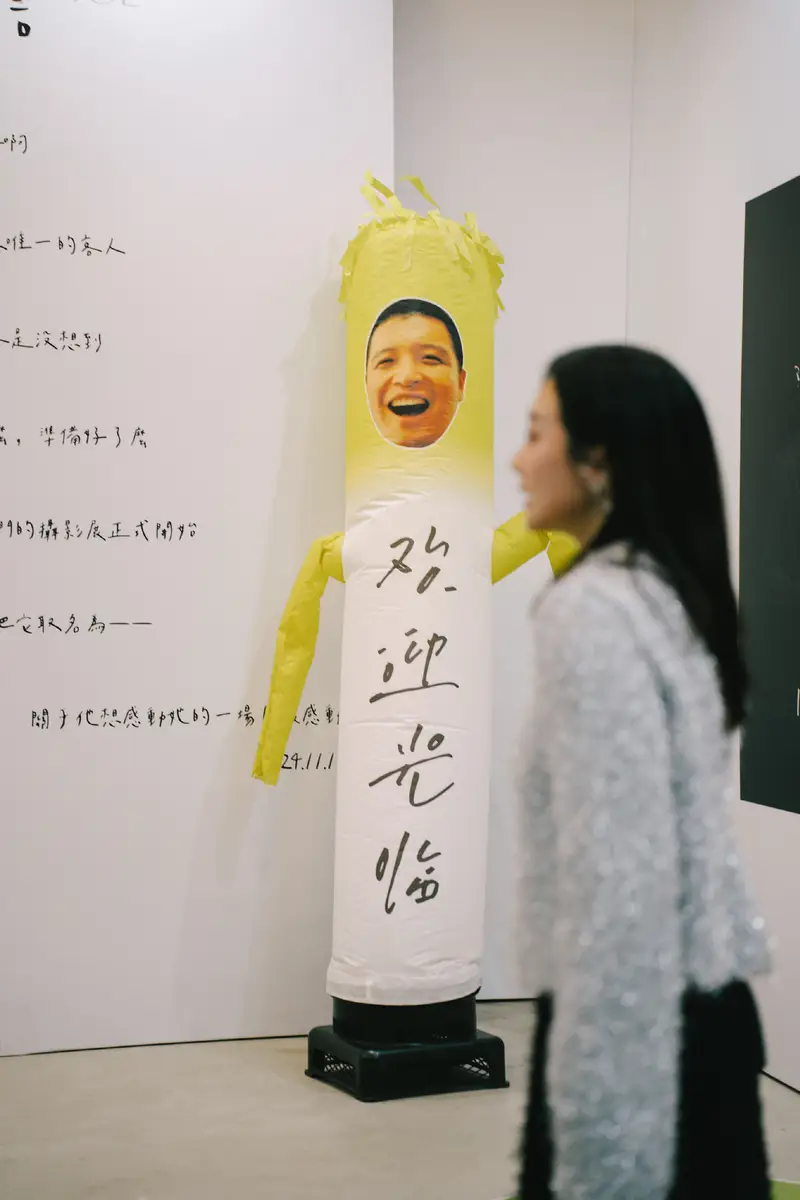 马頔求婚李纯现场照曝光！二人甜蜜亲吻浪漫又幸福