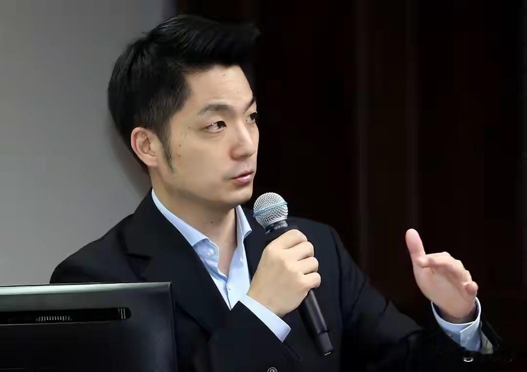 民进党推出的台北市长候选人沈伯洋，通过“洋流”造势，台湾地区领导人赖清德不遗余力