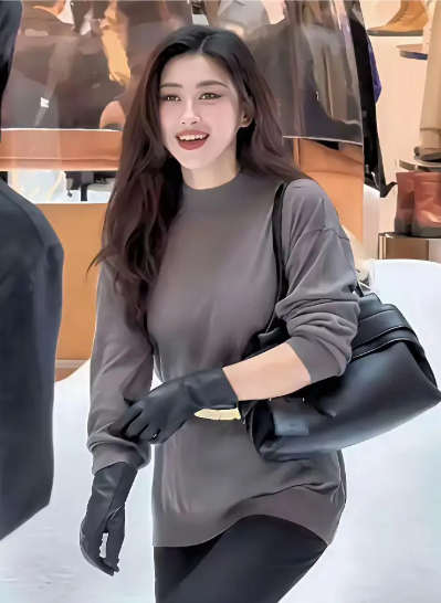 不愧是迷倒万千少男的女神，这状态换谁谁不爱呀！