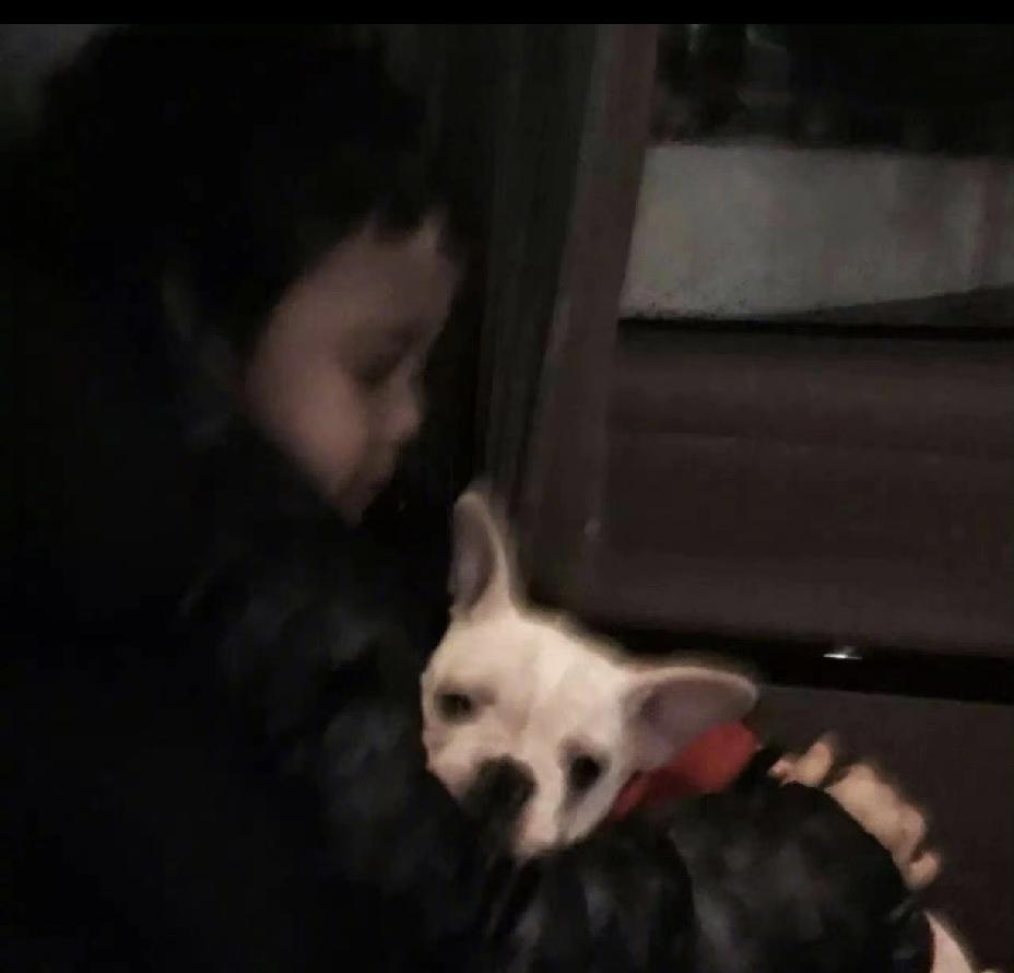 孙俪流泪不止！3月8日，孙俪发了一段长文，还晒出儿子等等的笔记，看哭了不少网友。