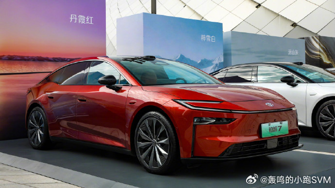 广汽丰田铂智7预售的时候价格已经非常惊人了。当然去年年底咱们就说过一件事了，去年