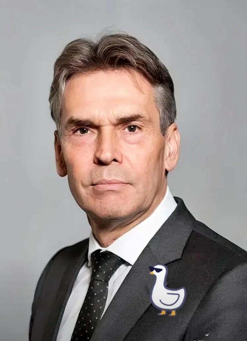 就在刚刚荷兰对外宣布了2025年10月17日，我国外交部发言人在例行记者会