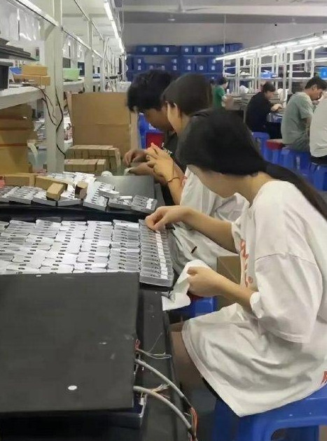 读书有用吗？大专都来进厂了
