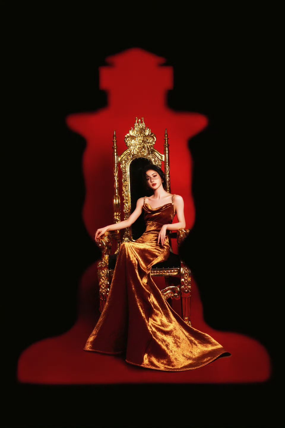 鞠婧祎元宵节营业，这身气场全开啊，女王😍