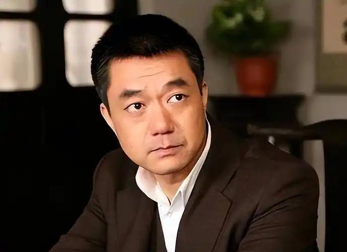 演员董勇说：“我这婚姻啊，就是媒妁之言，父母之命。我嫂子给我介绍的女朋友，我父母