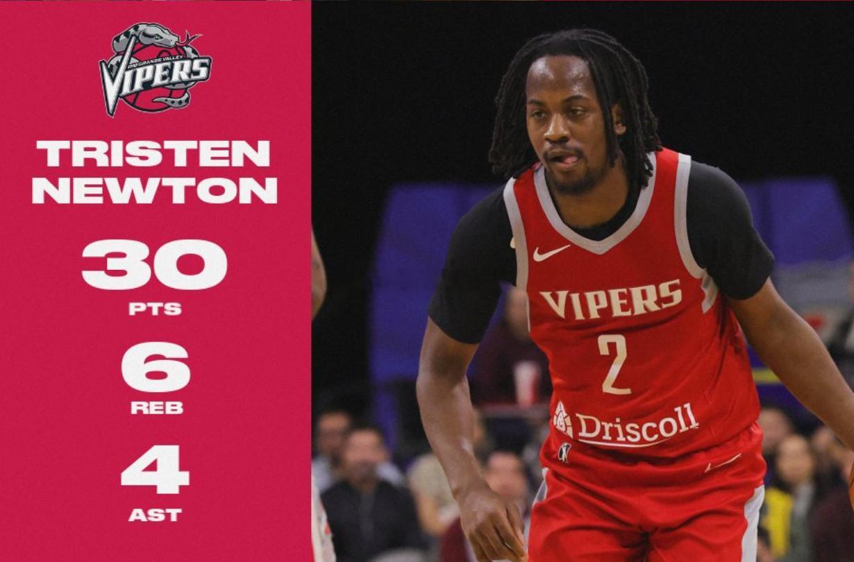 被火箭下放到NBA发展联盟进行锻炼的双向合同后场球员特里斯滕-牛顿面对森林狼二队