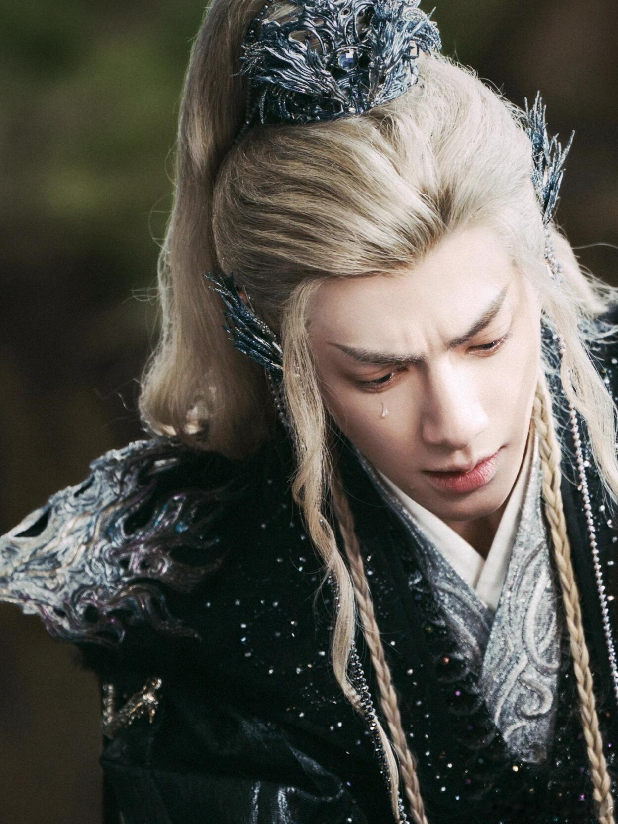 眼泪是珍珠美人哭起来也是梨花带雨罗云熙｜唐俪辞