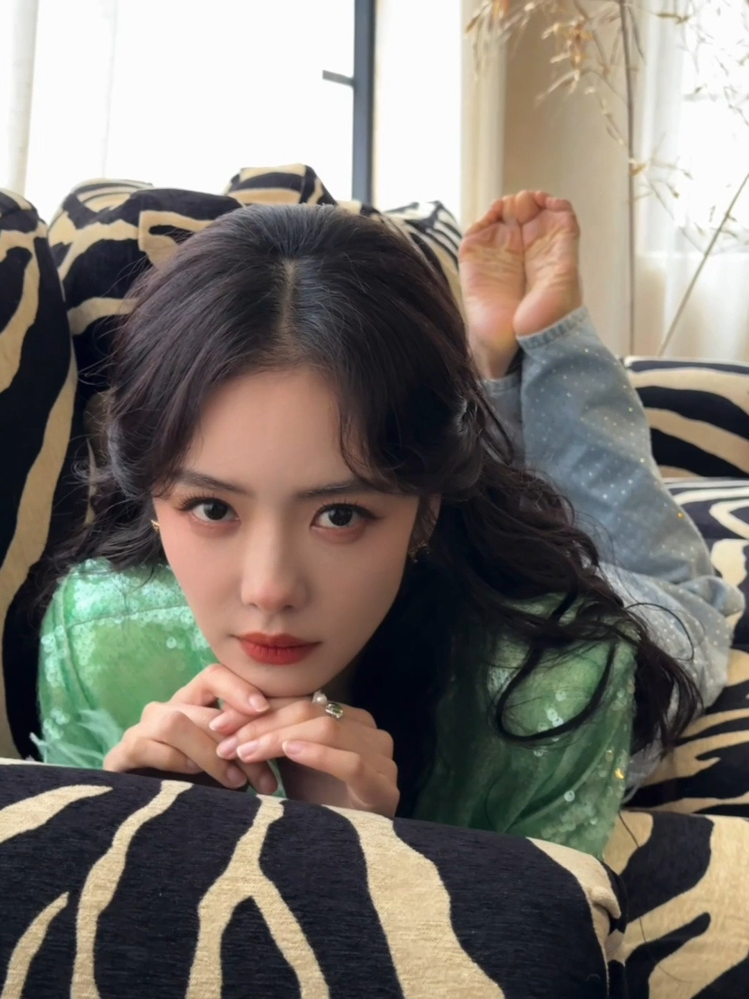 蔡文静脸足同框