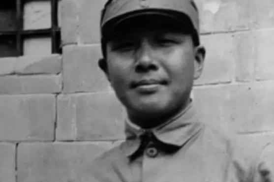 1955年，授衔仪式上，赵尔陆按照功绩被授予上将军衔，结果却拒绝穿戴将军礼服，在