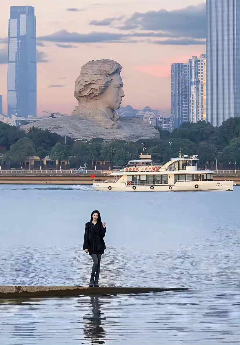 这角度太绝了，这张照片绝对是荷赛奖级别的！