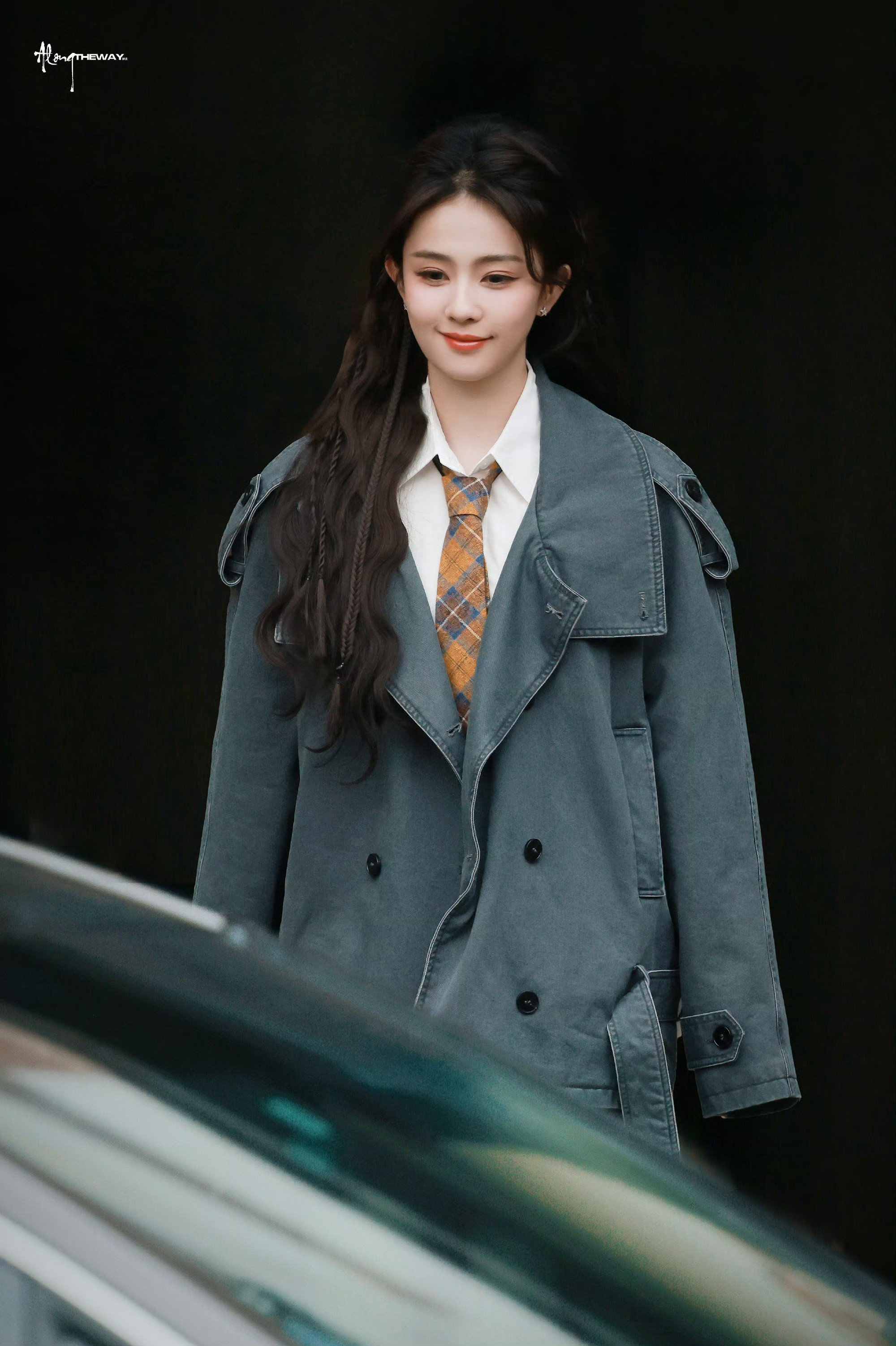 以为白鹿去新综艺宇宙闪烁请注意当飞行嘉宾是一直像开场一样酷酷的出场打招呼👋🏻