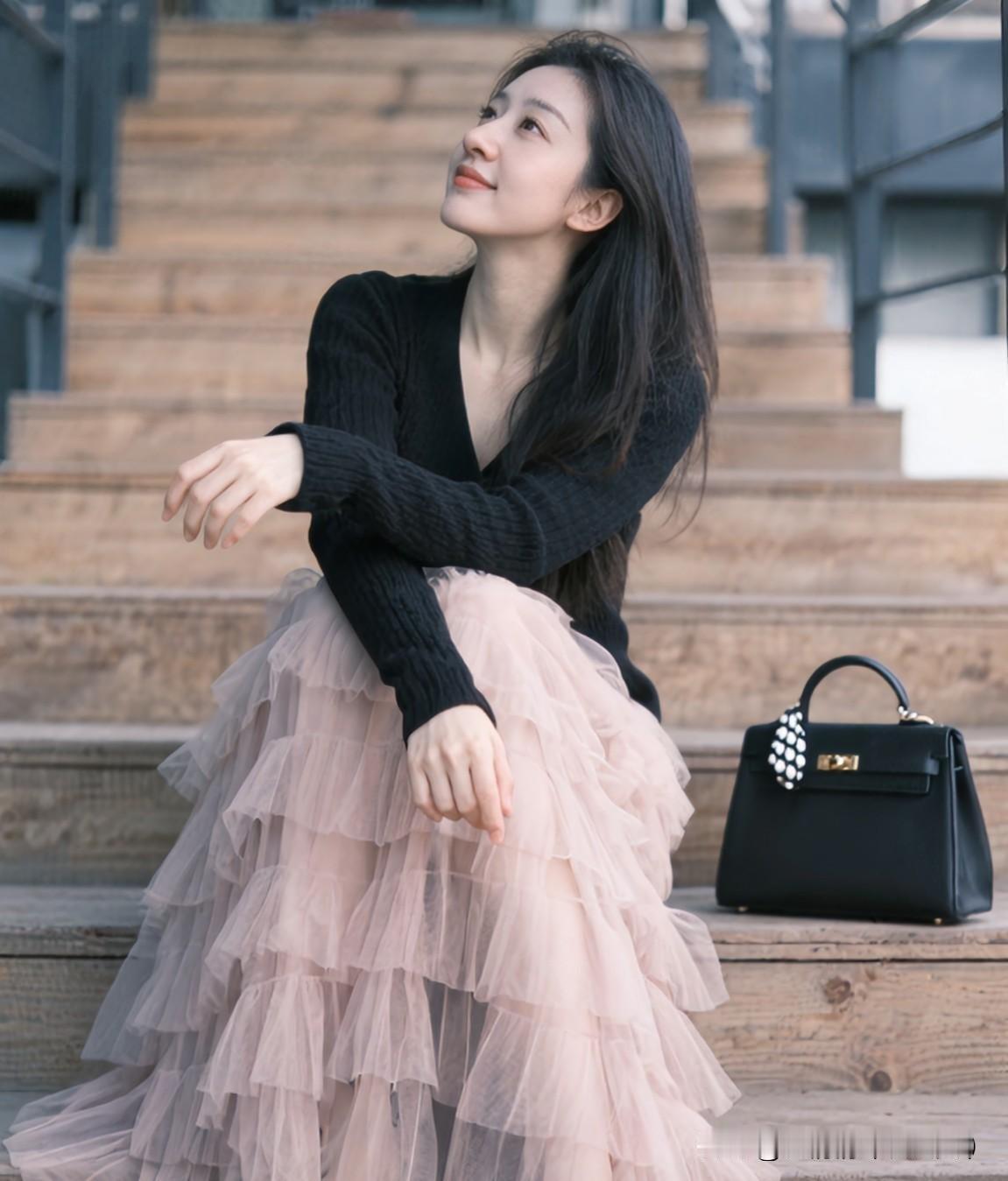 所有遇见，皆是天意。人这一生，没有无缘无故的相遇。因为有缘，才会相逢