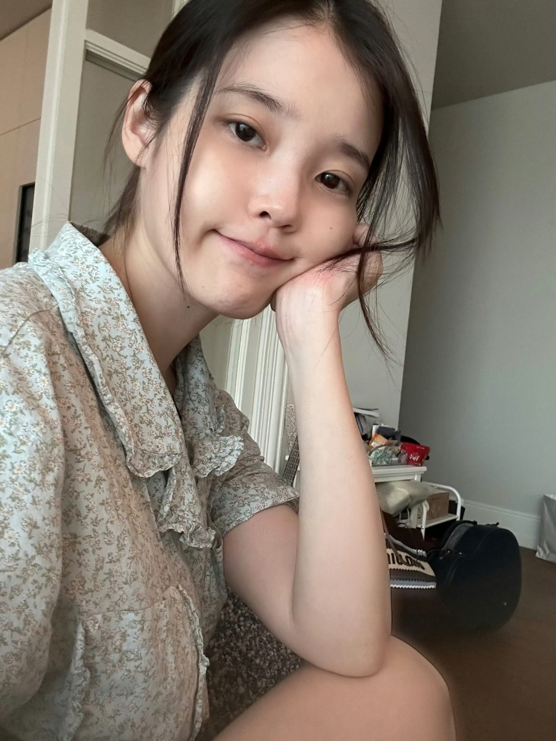 iu真的是很童颜！素颜好漂亮好显小