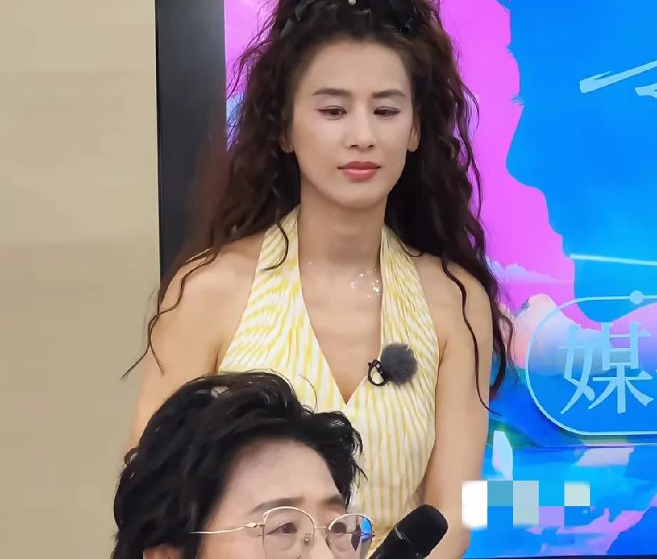 我怀疑过黄圣依和杨子是为了流量，也怀疑过他们是在作秀，但是万万没想到