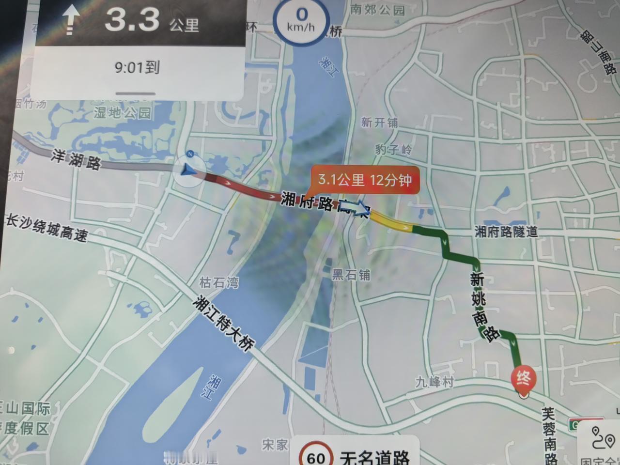 长沙的路啊，桥啊，总差那么点意思，湘府路大桥修的时候就有很多声音说至少要4车道，
