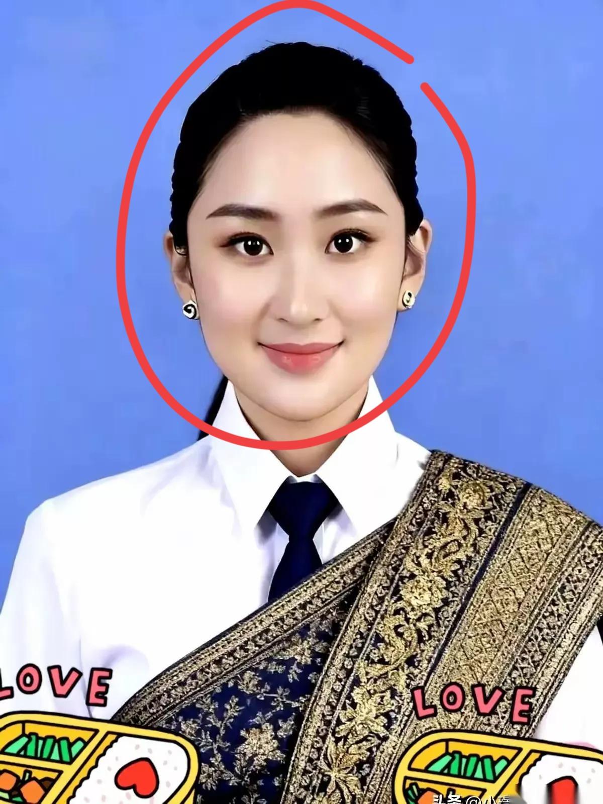 竟然一张反对票都没有！354票赞成，15票弃权。泰国为泰党就这么选出了新老大