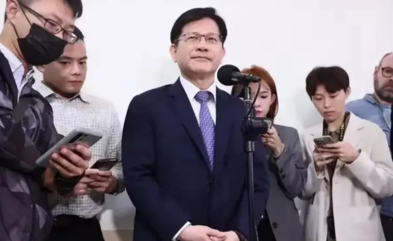 警惕日本政府的小动作日本政府日前不顾中国的多次警告，允许台湾外事机构负责人林佳