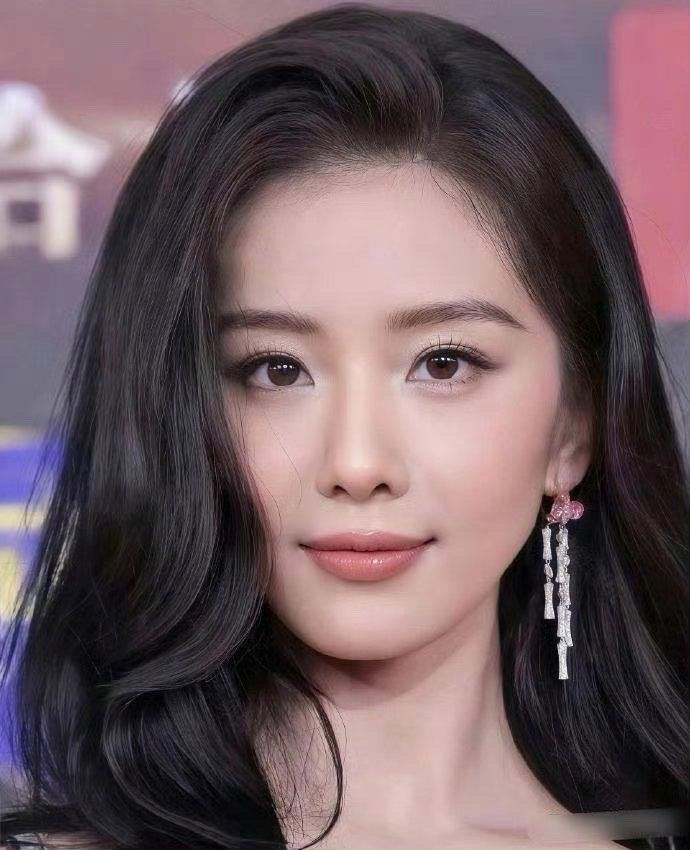 刘诗诗这生图赢麻了！美颜和无美颜几乎没差，颜值抗打度直接拉满～