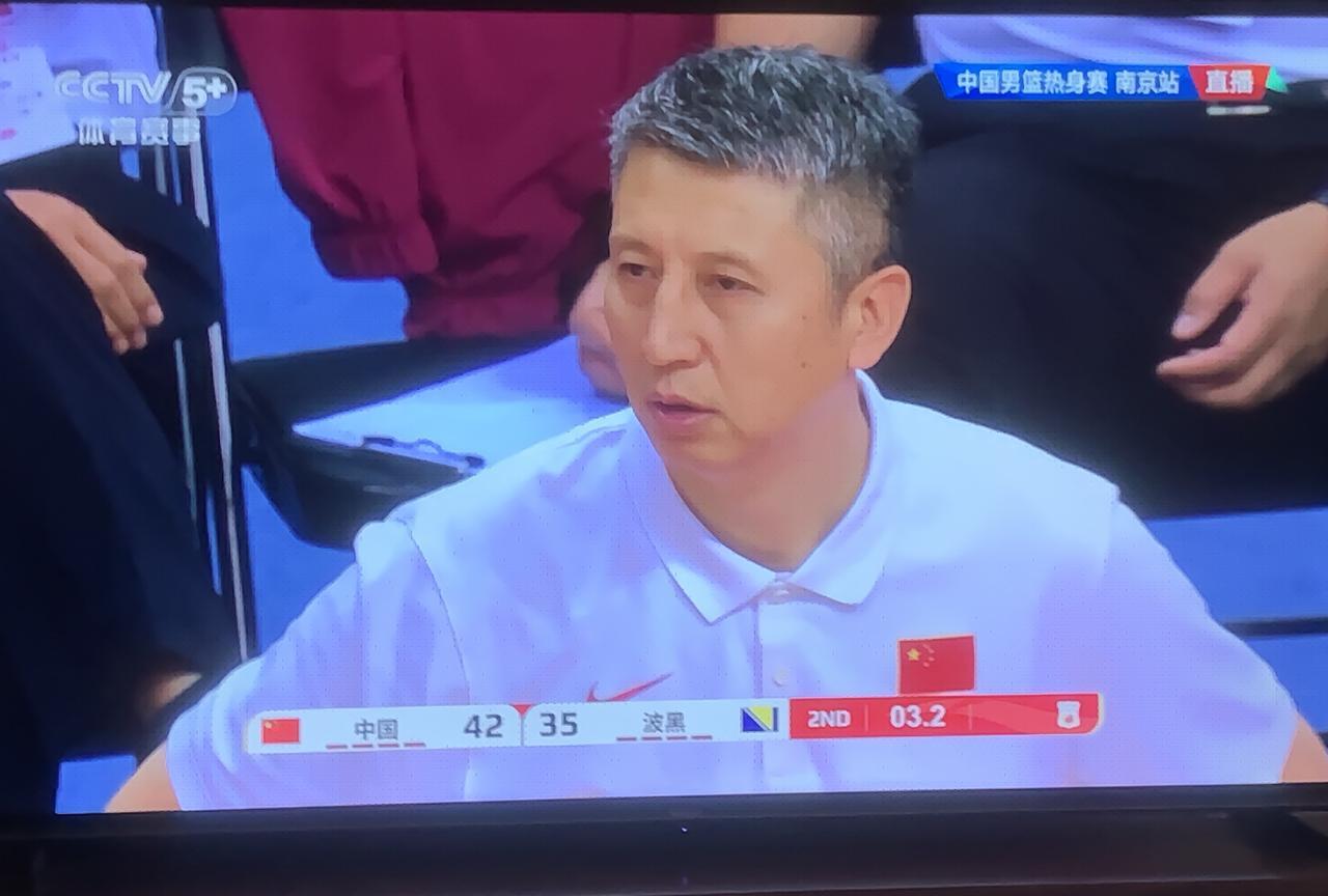 这样子的热身赛会害了中国男篮！中国男篮参加亚洲杯比赛前的四场热身