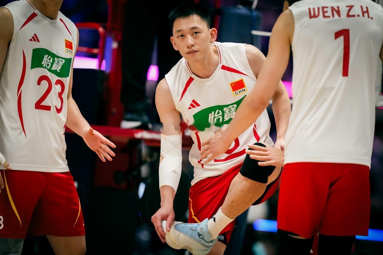 中国男排3-0泰国男排（亚运会1/4决赛）中国男排队长俞元泰6分（19扣6中4失