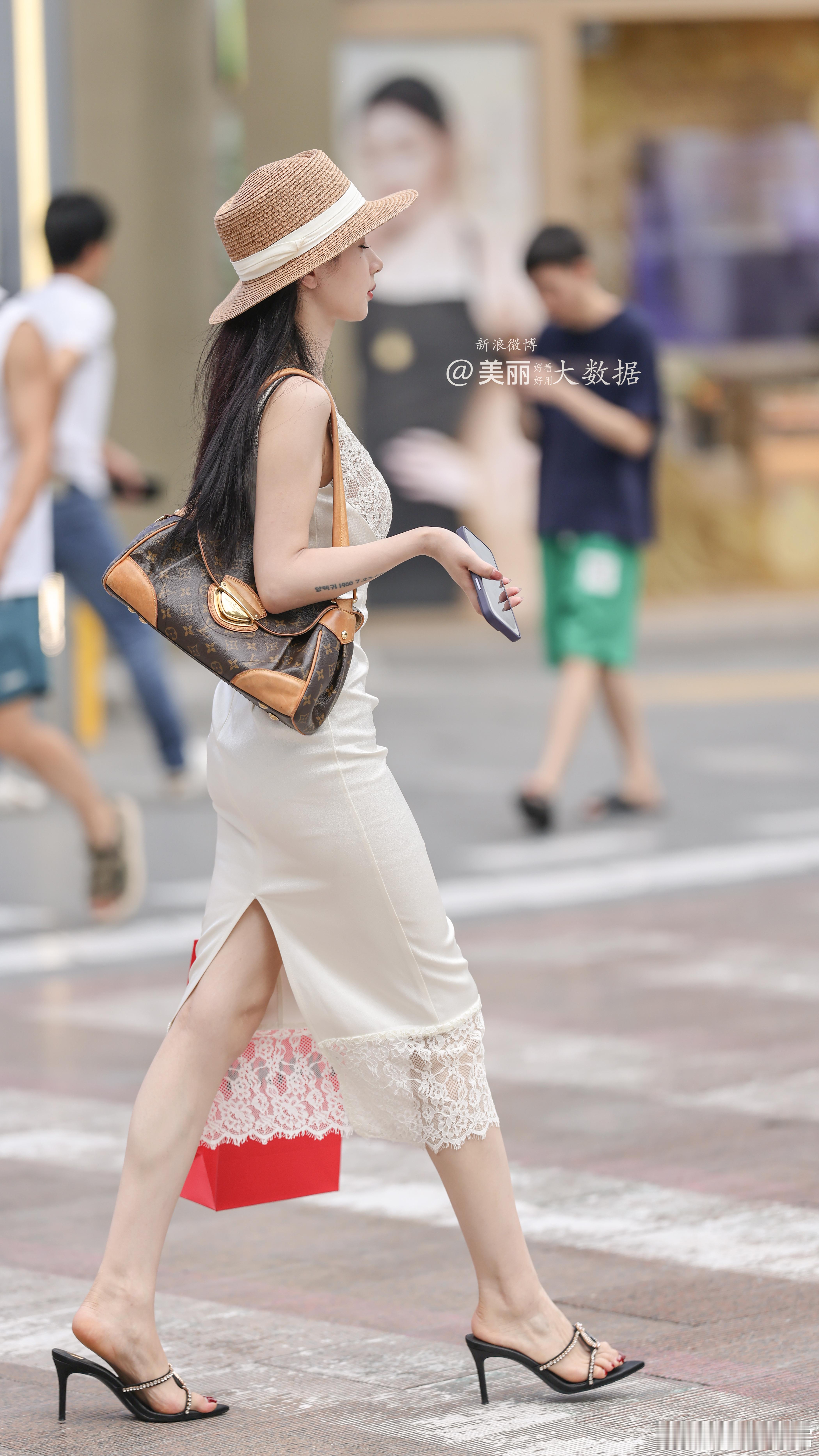 早，宝贝们！🍀