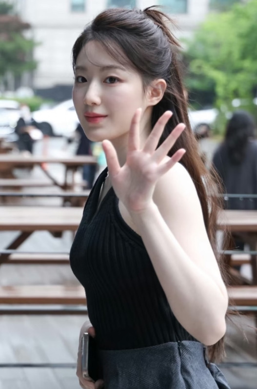 成都紫雅事件，台湾籍艺人叶舒华发声“精神病不是免死金牌”她是第一位声援受害者