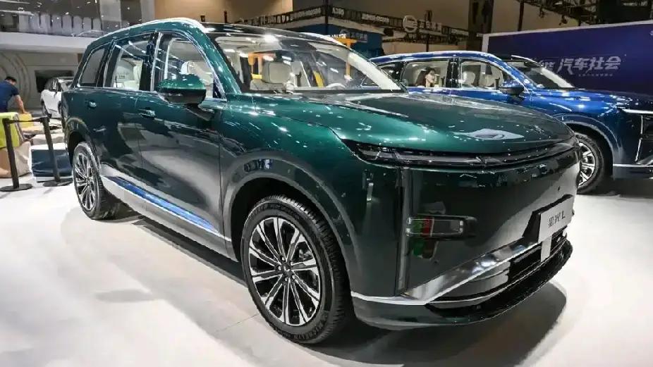 五菱星光L舒享型入门价10.98万元，前中排座椅加热，通风，按摩，电动调节，还有