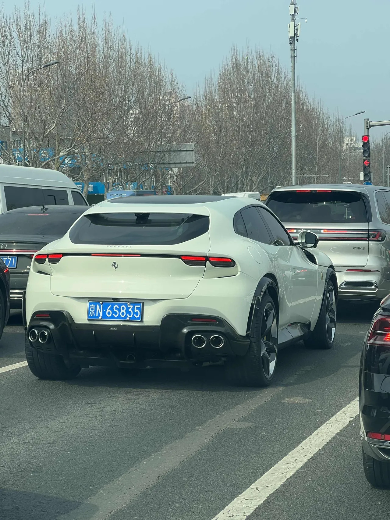 这车什么车型？发动机嗡嗡响！