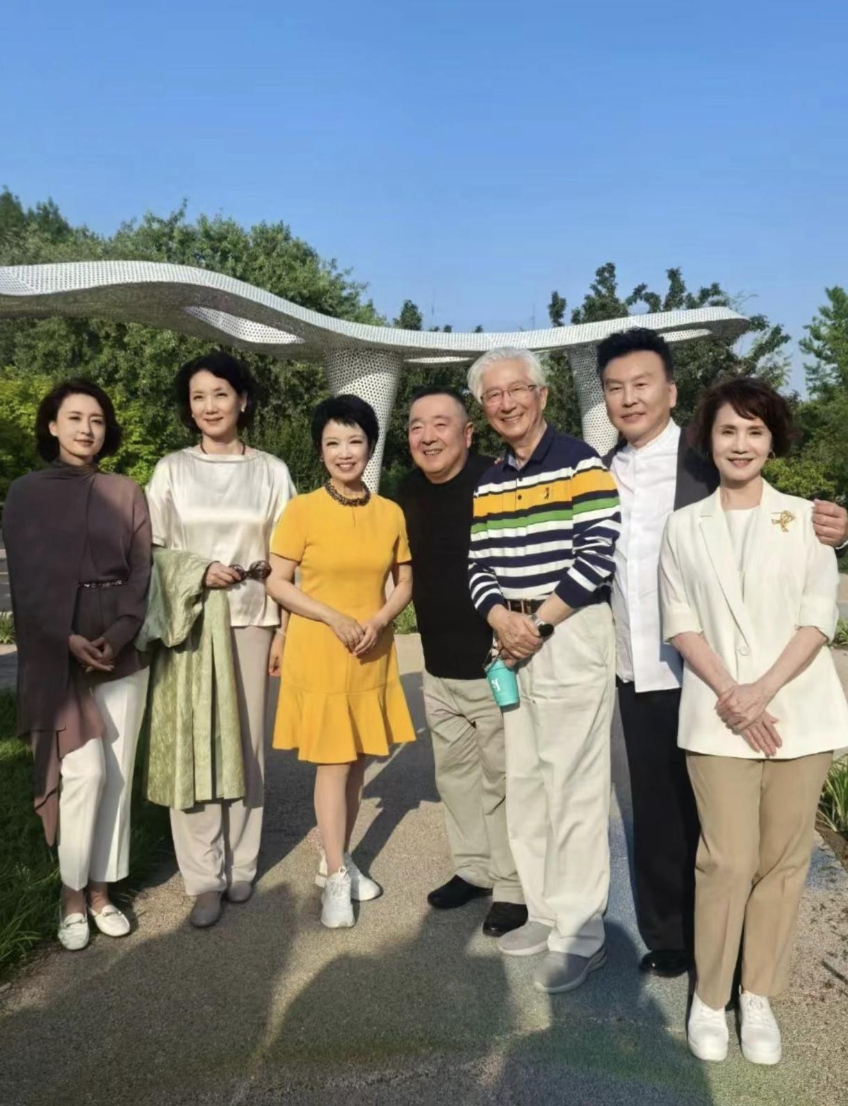 张蕾，李修平，黄薇，董浩，陈铎，张泽群，徐莉。看着我们长大，看着他们变老的一代。