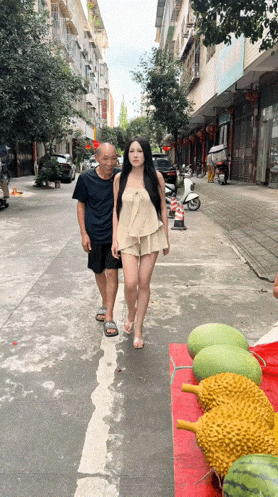 好家伙，偷了一个瓜