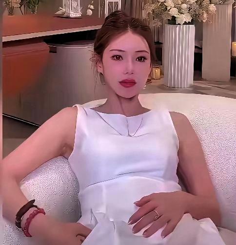 明年二月要生孩子了，汪小菲开始焦虑，因为预产期撞上白羊座，他很担心，他妈张兰也是