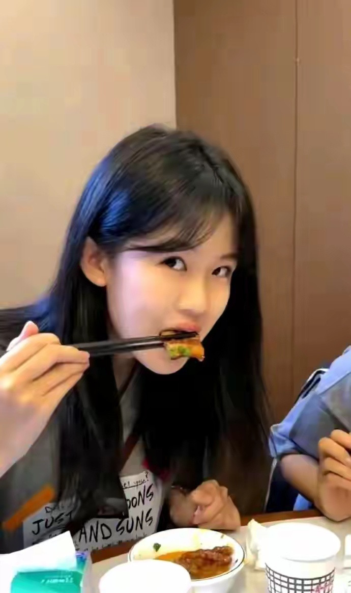 陆毅女儿贝儿美出新高度，16岁少女初显女神范​​​