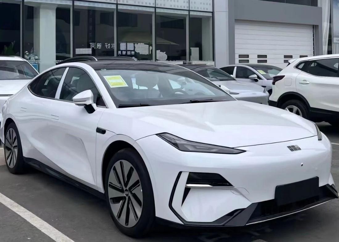 二手银河E8现在什么价？2026年4月行情，5米大车跌进10万区 兄弟们，最