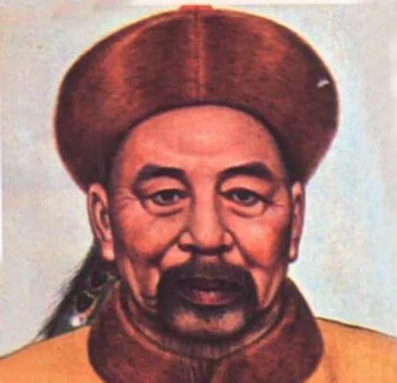 1863年，左宗棠升任闽浙总督，妻子周诒端问：“左老三，你每年收入多少两银子？”