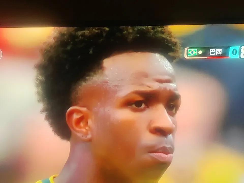 日本的家底还是不够厚!日本战巴西🇧🇷，战术运用得当，上半场1：0领先。