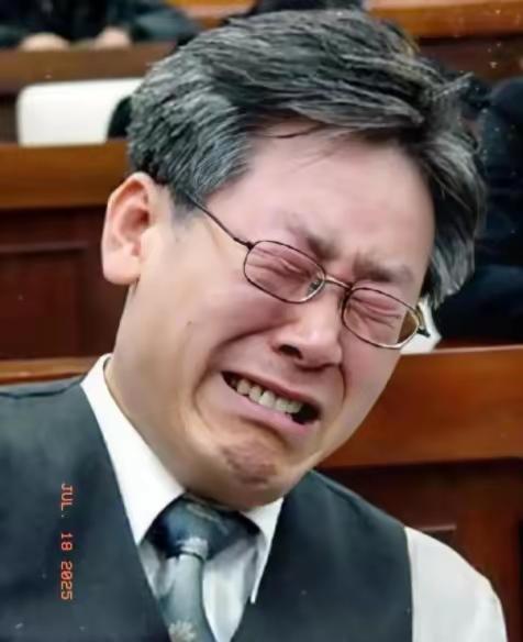 美国人玩了一手“敲山震虎”！1月3日，韩国平泽美军基地突然传来消息：一支号称“尖