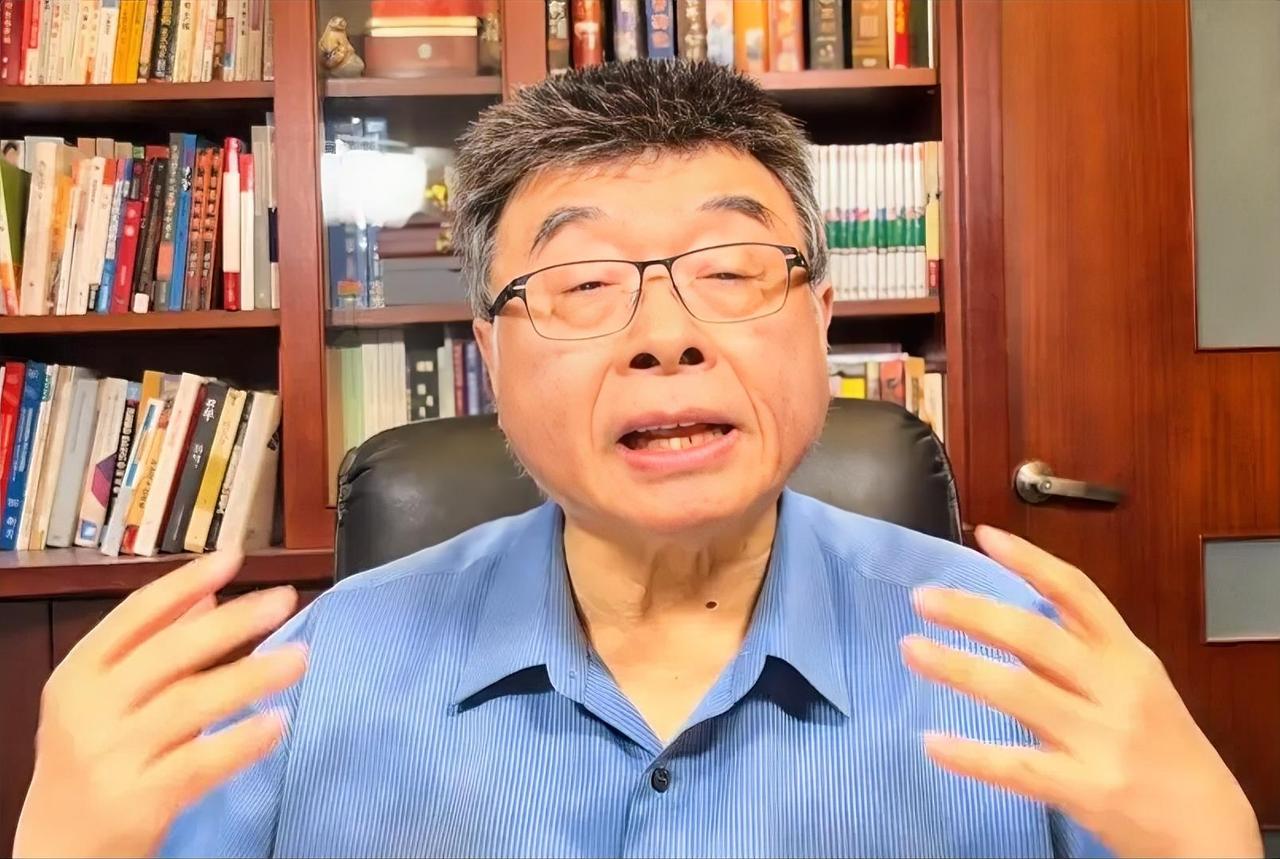 台湾名嘴邱毅10月12日发布视频，揭示赵少康准备周三再次访问沈伯洋的目的，让人倒