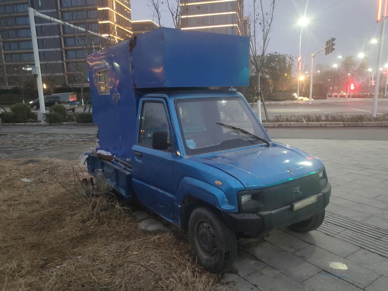 以前都是写别人的房车，关于改装露营车文章都写了1000篇，现在可以闲聊一下自己的