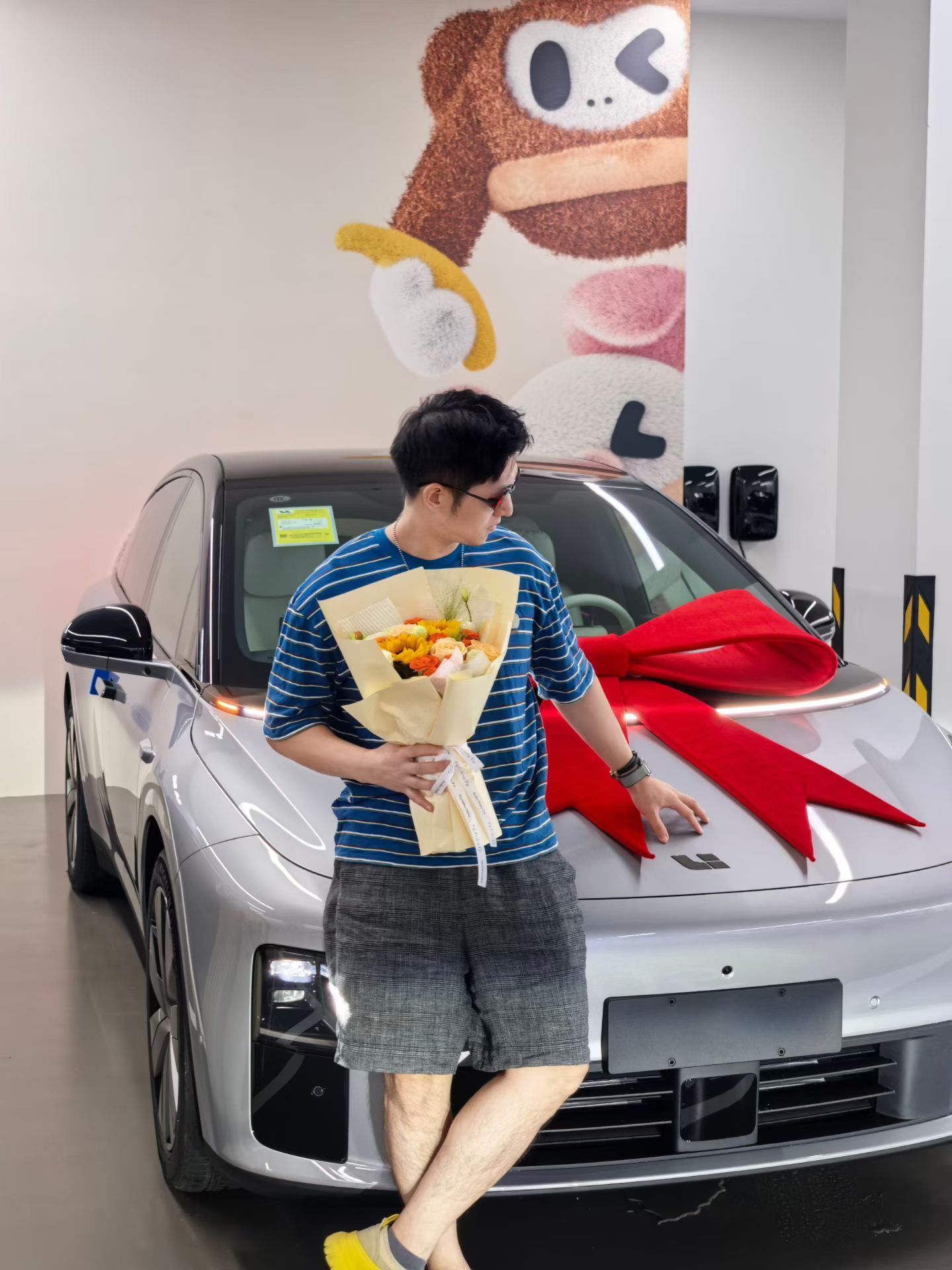 现在理想i6都要加价收订单了？？？不过也是，首发权益太香了叠加现在还有购置税，提