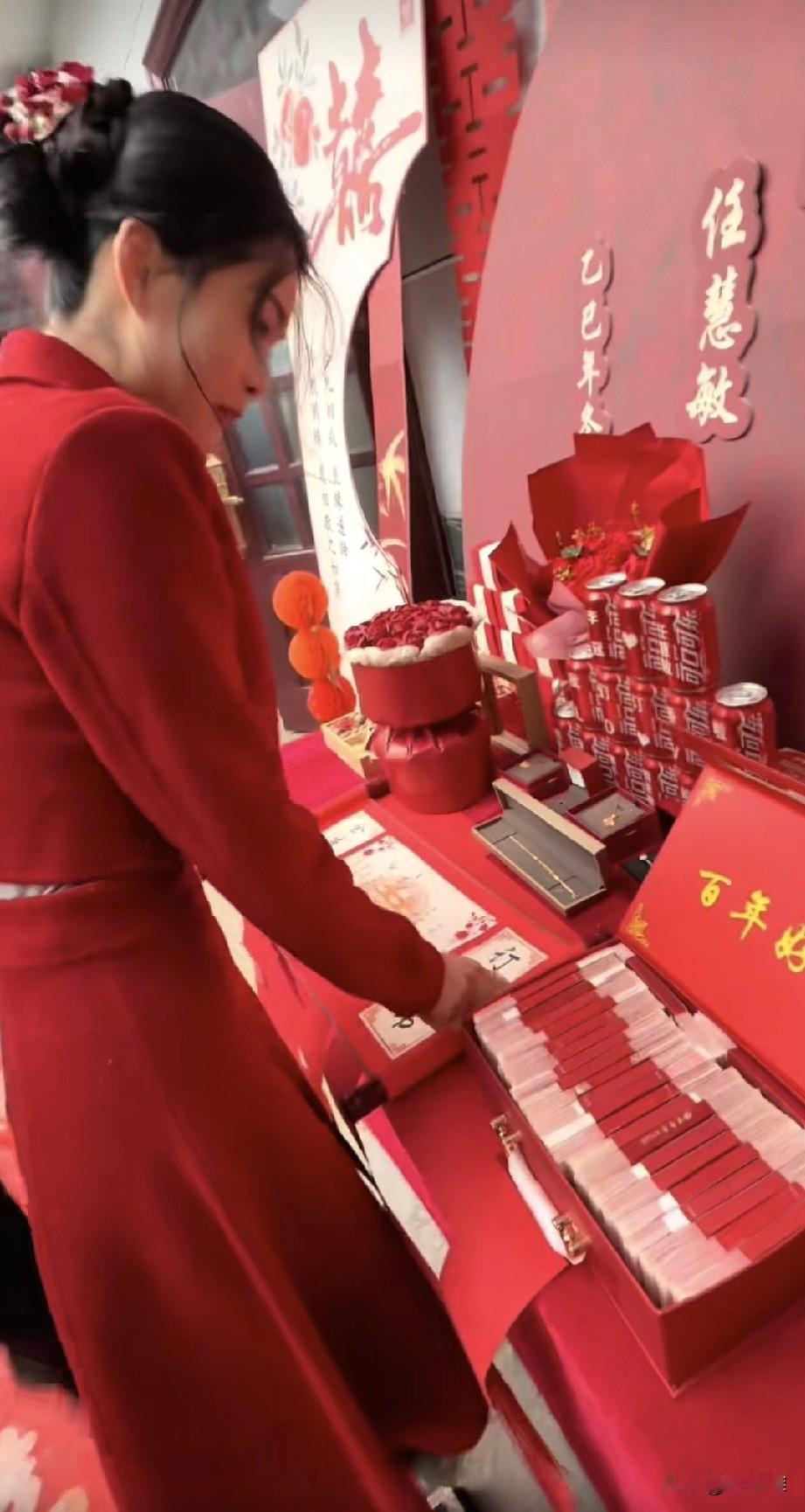 订婚结束女孩发了一条朋友圈：“一路走来好难啊！”我想说你一点也不难，难的是男方父