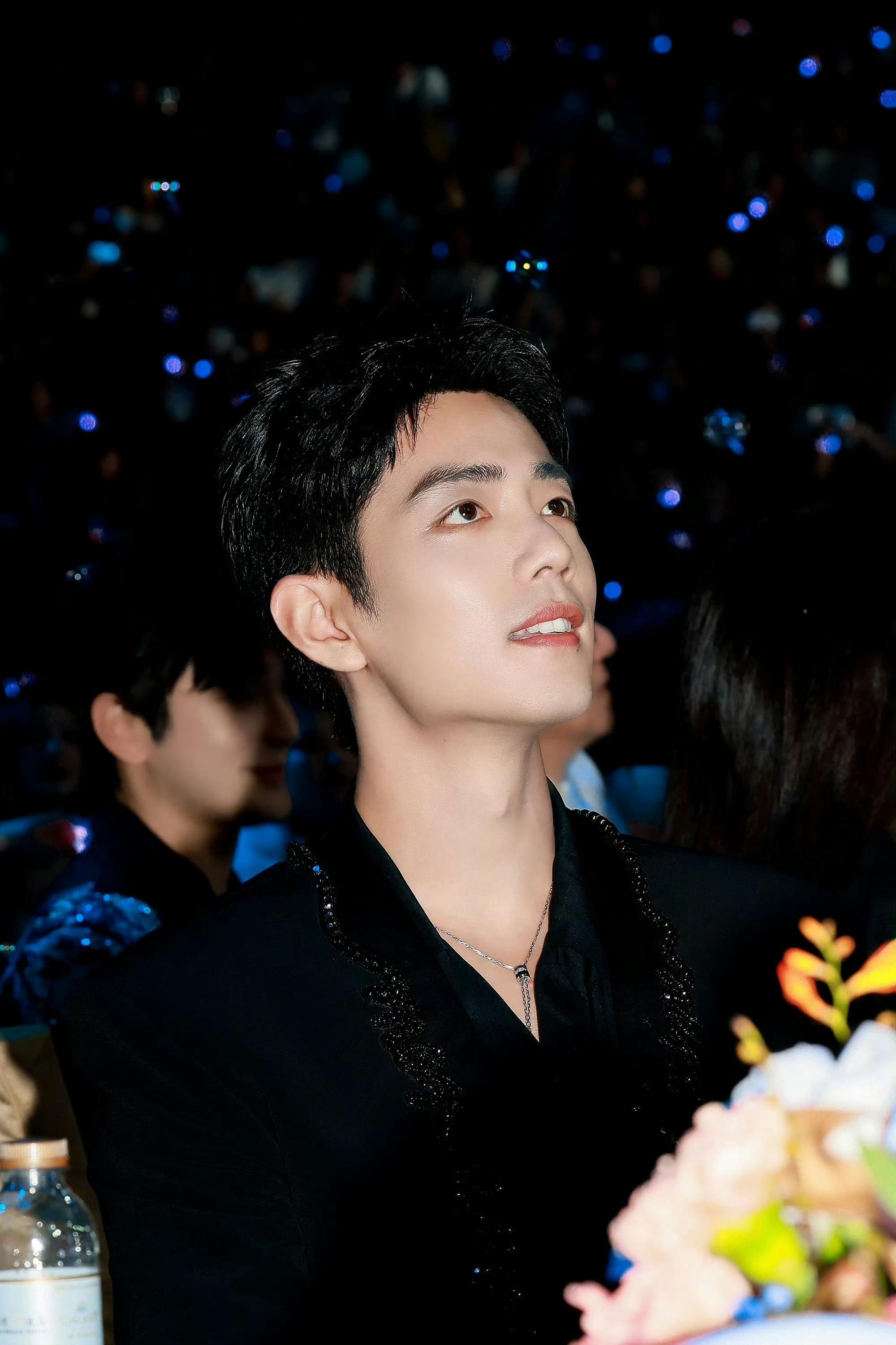 肖战遇见你，是我花光所有运气最美的收获。