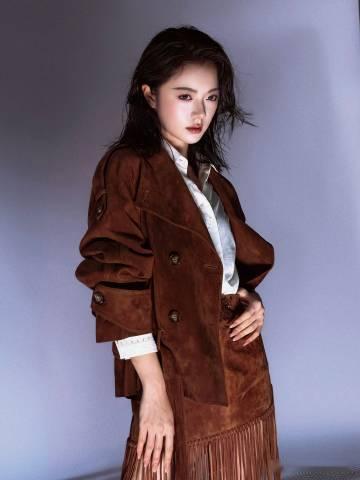 赵今麦美拉德色系也美的好超过又被赵今麦酷飒到了张驰，不失锋芒，赵今麦美拉德大片好