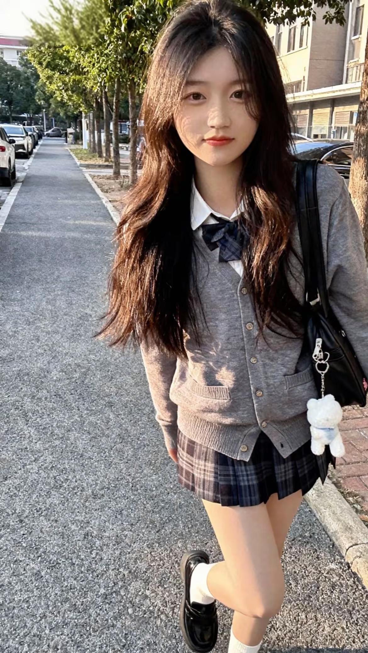 落日余晖，待你而归。jk穿搭学院风穿搭街拍穿搭日常街拍