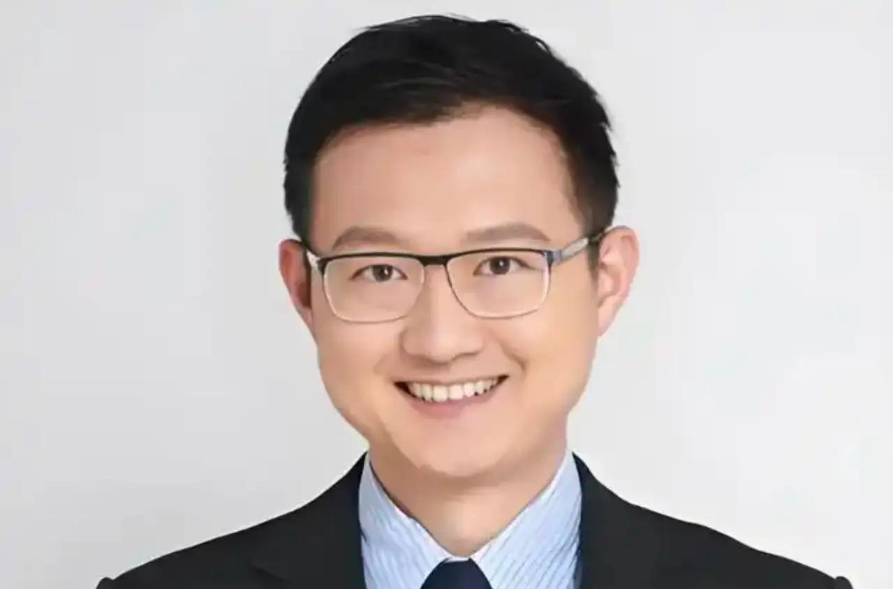  太嚣张！上海浦东酒店一幕曝光，男高管酒后失态，这下彻底凉了​信达证券