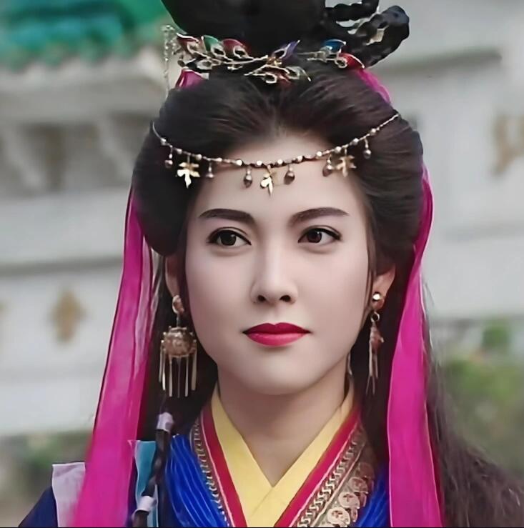 <em>李婉华</em>：没有靠山，却活得精彩