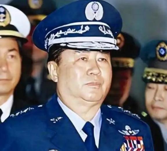 日本首相高市早苗恐怕做梦都没想到，她那张大嘴巴，竟然成了咱们解放军“进军”台湾本